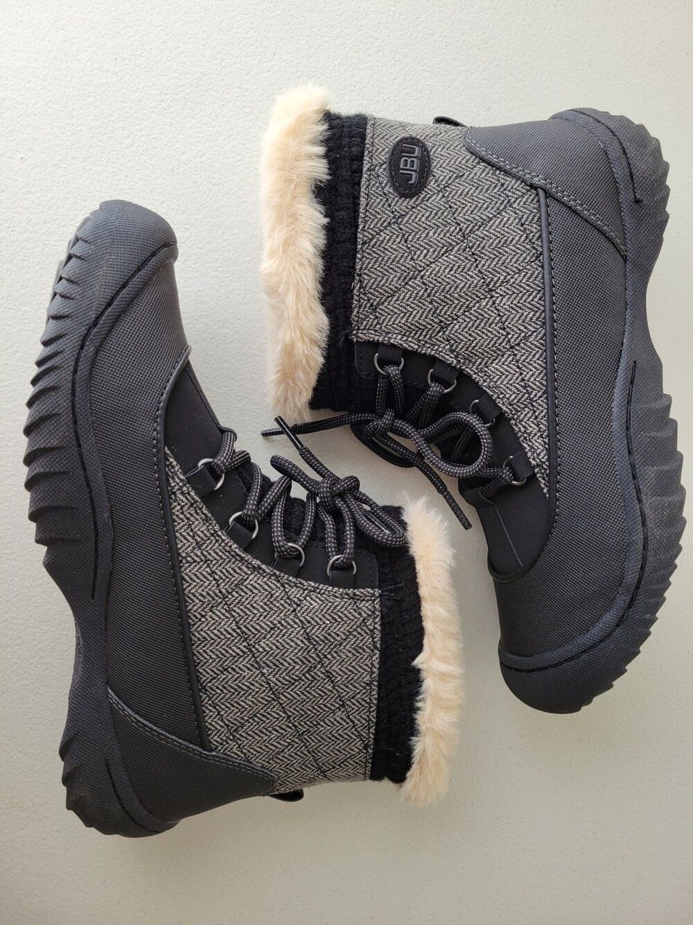 JBU Jane Snow Boots Women's 8.5M Black Herringbone Faux Fur Lined Memory Foam